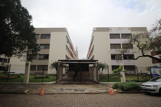 Fachada de apartamento para alugar com 2 quartos, 83m² em Santa Cecília, Porto Alegre