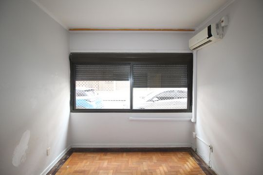 Suíte 1 de apartamento para alugar com 2 quartos, 83m² em Santa Cecília, Porto Alegre