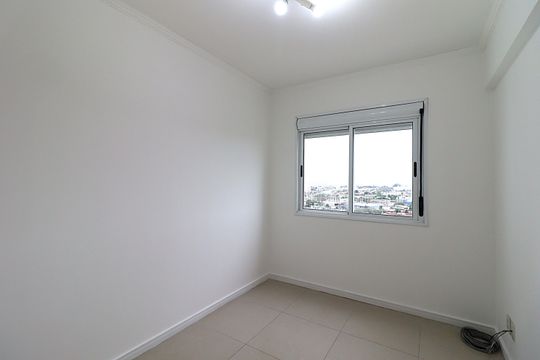 Quarto 2 de apartamento para alugar com 3 quartos, 67m² em Vila Ipiranga, Porto Alegre