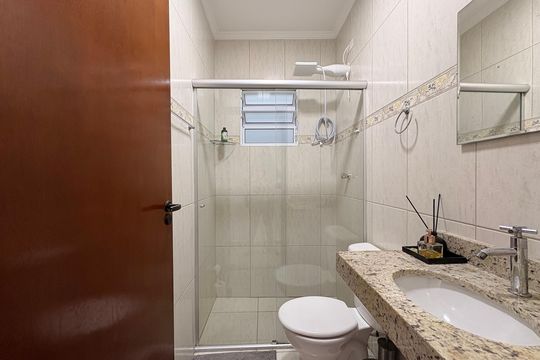 Banheiro  de apartamento à venda com 3 quartos, 67m² em Vila Camilópolis, Santo André