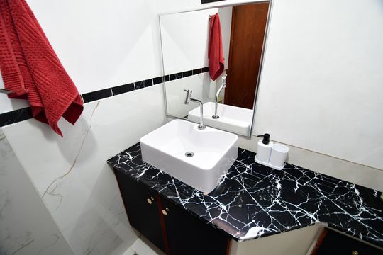 Banheiro de apartamento à venda com 2 quartos, 98m² em Botafogo, Campinas