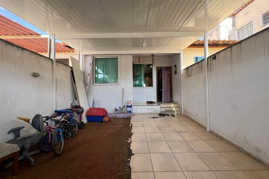 Casa para alugar com 2 quartos, 117m² em Santa Terezinha, Belo Horizonte