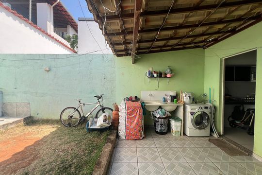 Casa para alugar com 2 quartos, 117m² em Santa Terezinha, Belo Horizonte