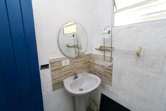Banheiro de casa para alugar com 1 quarto, 40m² em Vila Curuçá, Santo André