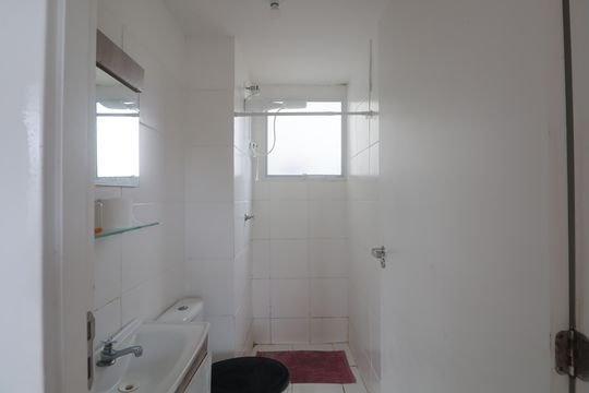 Banheiro de apartamento para alugar com 2 quartos, 41m² em Olaria, Canoas
