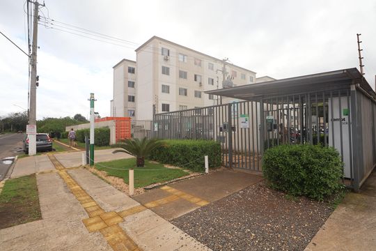 Fachada  de apartamento para alugar com 2 quartos, 41m² em Olaria, Canoas