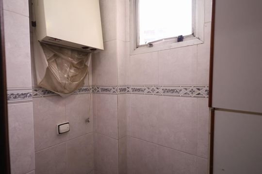 Banheiro de serviço de apartamento para alugar com 3 quartos, 80m² em Vila Yara, Osasco