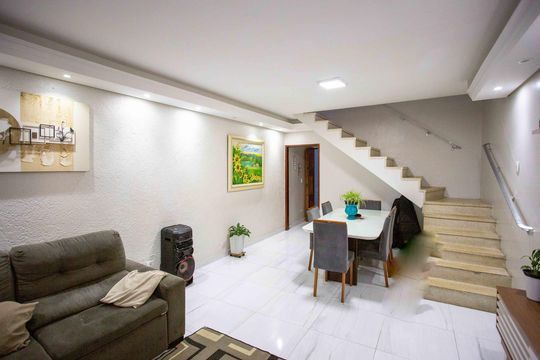 Casa à venda com 4 quartos, 170m² em Campanário, Diadema