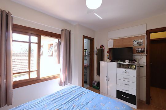 Casa à venda com 4 quartos, 453m² em Jardim Sabará, Porto Alegre