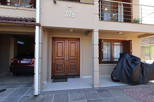 Casa à venda com 4 quartos, 453m² em Jardim Sabará, Porto Alegre