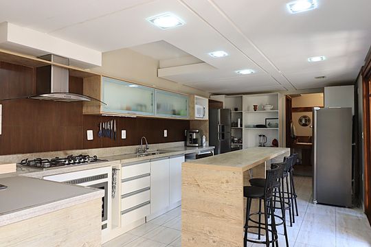 Casa à venda com 4 quartos, 453m² em Jardim Sabará, Porto Alegre