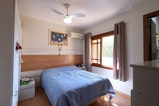 Casa à venda com 4 quartos, 453m² em Jardim Sabará, Porto Alegre