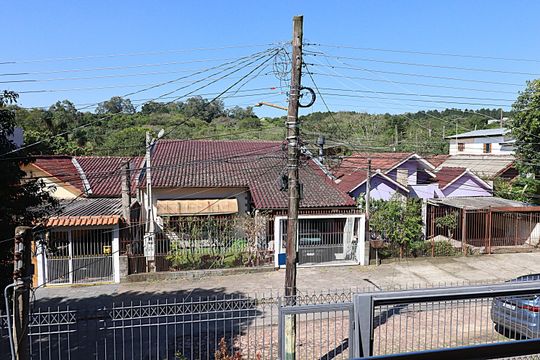 Casa à venda com 4 quartos, 453m² em Jardim Sabará, Porto Alegre