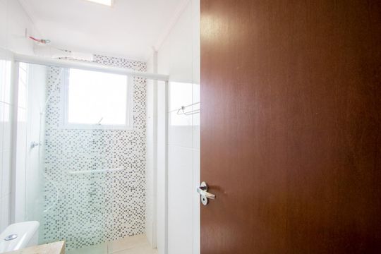 Banheiro de apartamento à venda com 2 quartos, 43m² em Santa Maria, São Caetano do Sul