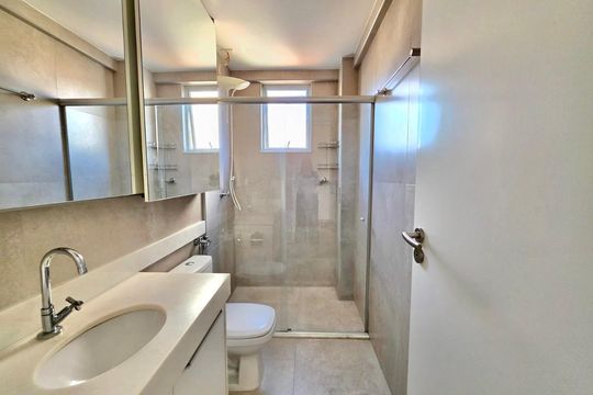 Suíte banheiro  de apartamento à venda com 2 quartos, 66m² em Vila Paris, Belo Horizonte