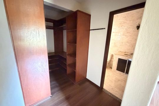 Casa para alugar com 4 quartos, 500m² em Alto da Serra, Petrópolis