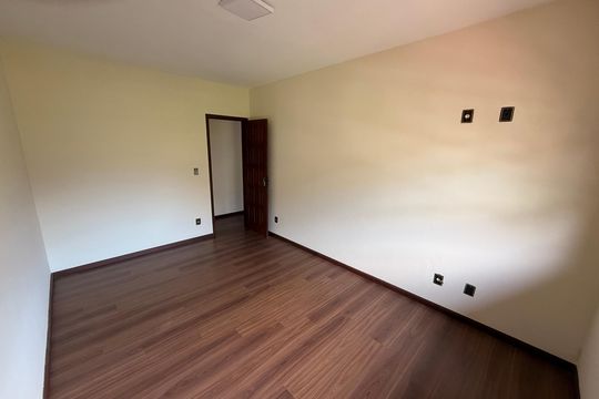 Casa para alugar com 4 quartos, 500m² em Alto da Serra, Petrópolis