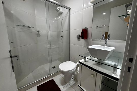 Banheiro de apartamento para alugar com 1 quarto, 33m² em Boa Vista, Porto Alegre