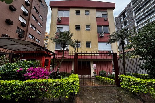 Fachada de apartamento para alugar com 1 quarto, 33m² em Boa Vista, Porto Alegre