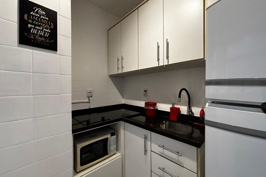 Cozinha de apartamento para alugar com 1 quarto, 33m² em Boa Vista, Porto Alegre
