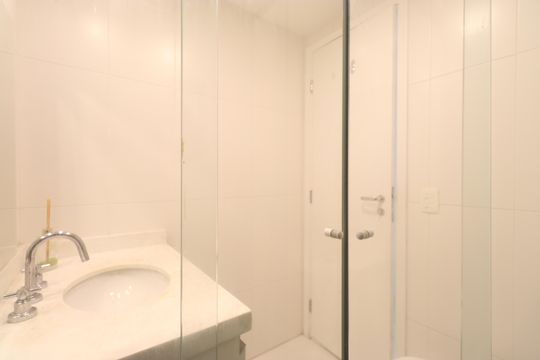Banheiro Social  de apartamento para alugar com 2 quartos, 79m² em Água Branca, São Paulo