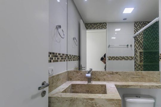 Banheiro de apartamento para alugar com 2 quartos, 50m² em Vila Prudente, São Paulo