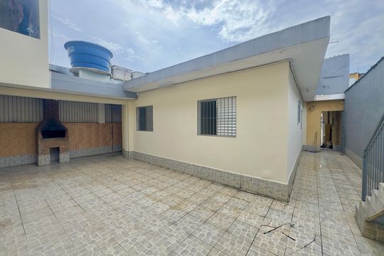 Quintal de casa para alugar com 2 quartos, 148m² em Jardim Katia, Guarulhos
