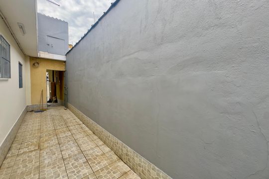 Corredor externo de casa para alugar com 2 quartos, 148m² em Jardim Katia, Guarulhos