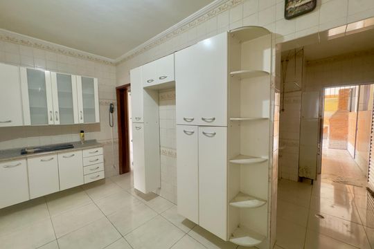 Cozinha de casa para alugar com 2 quartos, 148m² em Jardim Katia, Guarulhos