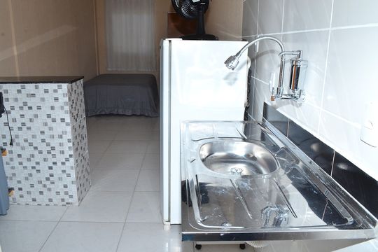 Cozinha e Área de Serviço de kitnet/studio para alugar com 1 quarto, 21m² em Lajedo, Belo Horizonte