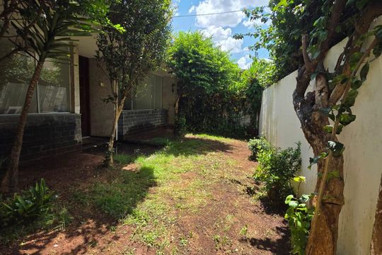 Casa à venda com 4 quartos, 296m² em Vila Albertina, São Paulo