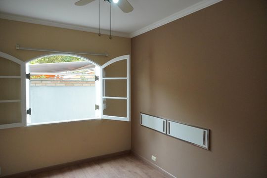 Suite 2 de casa de condomínio para alugar com 2 quartos, 330m² em Morada dos Pássaros, Barueri