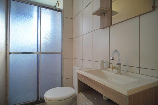 Banheiro de apartamento para alugar com 3 quartos, 68m² em Feitoria, São Leopoldo