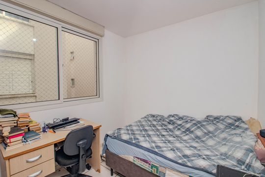Quarto 2 de apartamento para alugar com 2 quartos, 62m² em Cristo Redentor, Porto Alegre