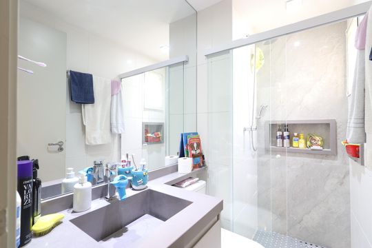 Banheiro Social de apartamento à venda com 3 quartos, 120m² em Lapa, São Paulo