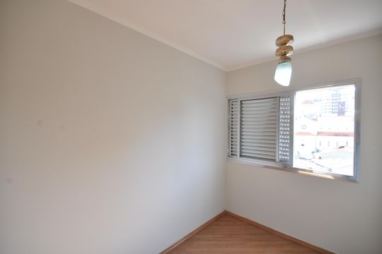 Quarto 2 de apartamento para alugar com 2 quartos, 70m² em Vila Mazzei, São Paulo