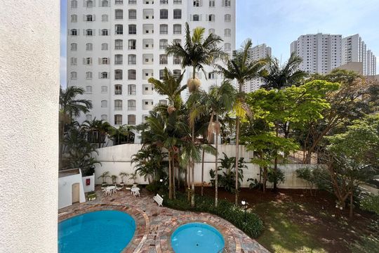 Quarto 1 vista de apartamento para alugar com 3 quartos, 127m² em Vila Sofia, São Paulo