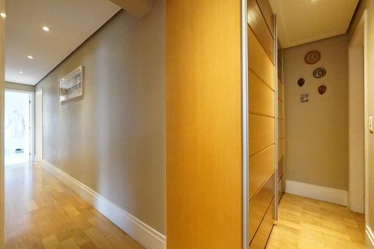 Corredor de apartamento para alugar com 3 quartos, 237m² em Ipiranga, São Paulo