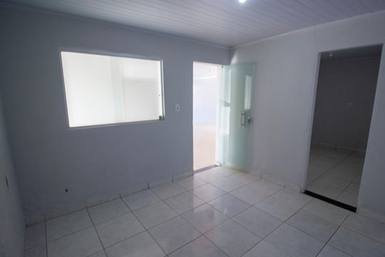 Sala de casa à venda com 6 quartos, 300m² em Qse 10, Brasília