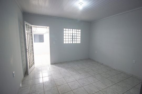 Casa à venda com 6 quartos, 300m² em Qse 10, Brasília