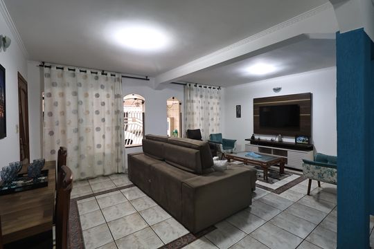 Sala de casa à venda com 3 quartos, 262m² em Vila Lucinda, Santo André