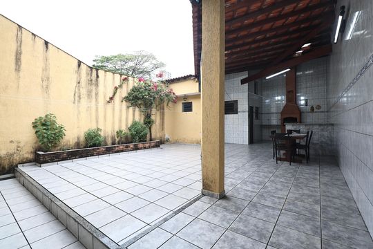 Quintal/ área gourmet de casa à venda com 3 quartos, 262m² em Vila Lucinda, Santo André