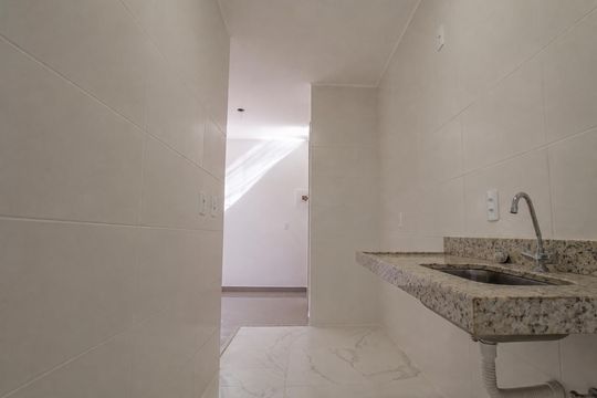 Cozinha de apartamento para alugar com 2 quartos, 43m² em Jardim Itu, Porto Alegre