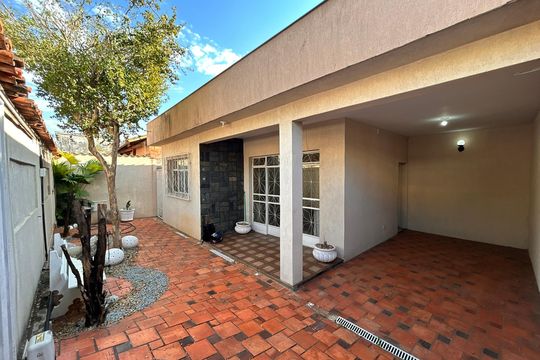 Casa para alugar com 2 quartos, 360m² em Incofindência, Belo Horizonte