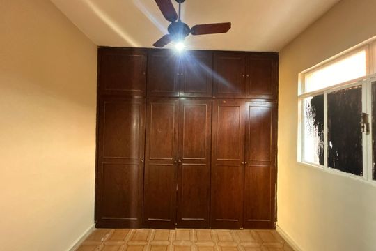 Casa para alugar com 2 quartos, 360m² em Incofindência, Belo Horizonte