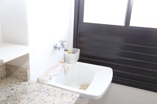 Área de serviço de apartamento para alugar com 2 quartos, 56m² em Jardim Leblon, Goiânia