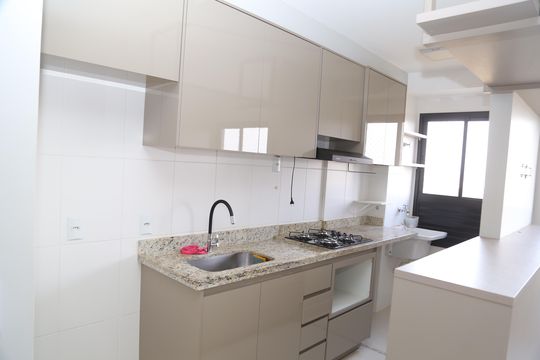 Cozinha de apartamento para alugar com 2 quartos, 56m² em Jardim Leblon, Goiânia