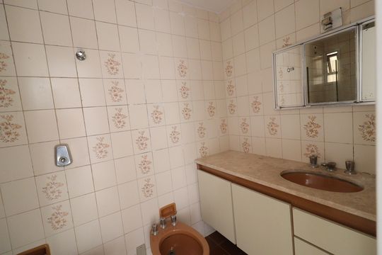 Banheiro de apartamento para alugar com 3 quartos, 130m² em Campininha, São Paulo