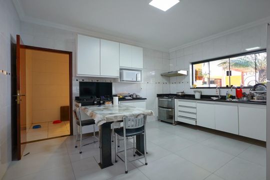 Cozinha de casa à venda com 3 quartos, 456m² em Interlagos, São Paulo