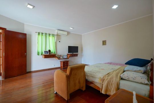 Quarto de casa à venda com 3 quartos, 456m² em Interlagos, São Paulo